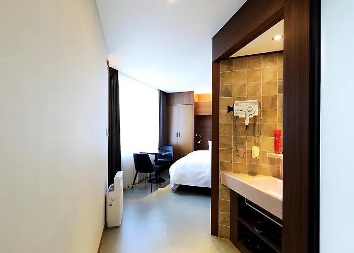 Hotel Cs Avenue Tourist