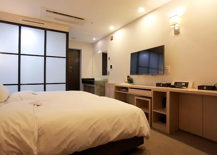 Hotel Cs Avenue Tourist 2*