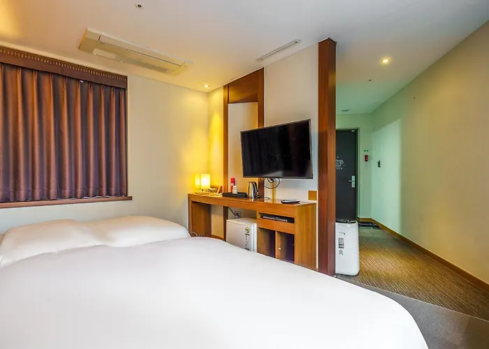 Cs Avenue Tourist Hotel 2*