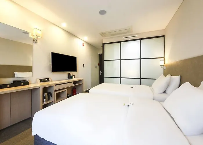 Cs Avenue Tourist Hotel 2*