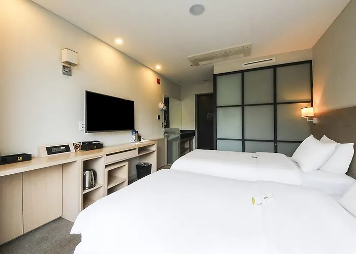 Cs Avenue Tourist Hotel 2*